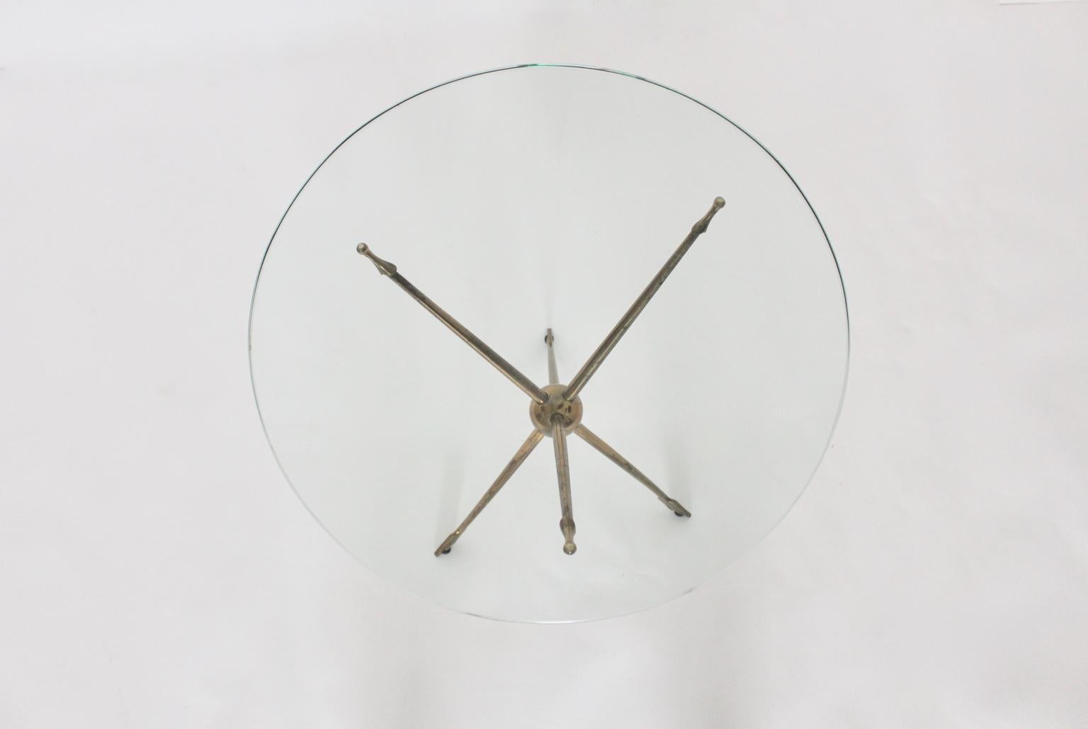 Mid-Century Modern Vintage Glass Arrow Side Table/Occasional Table, 1950s, Italy In Good Condition For Sale In Vienna, AT