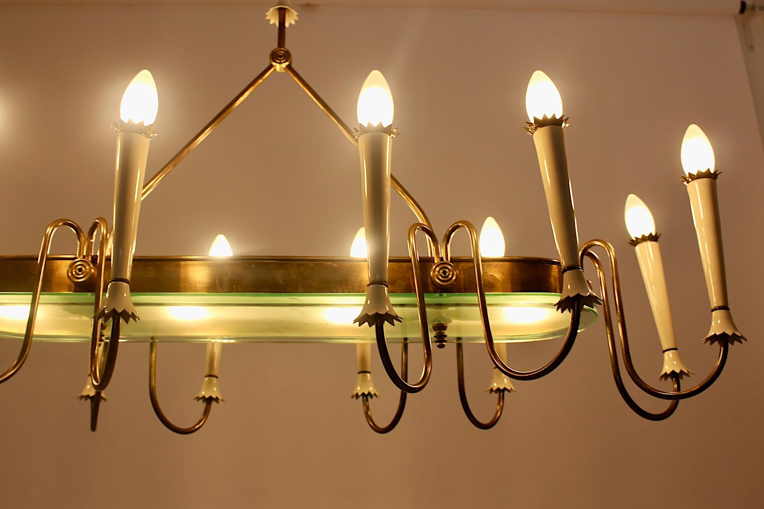Mid-Century Modern Vintage Brass Glass Chandelier Pietro Chiesa Style 1940 Italy For Sale 4