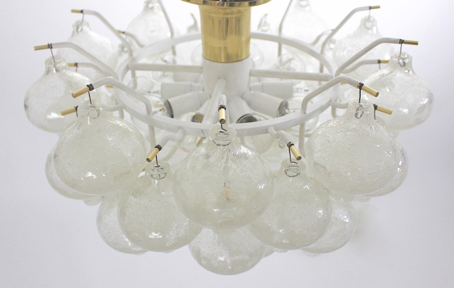 Mid-Century Modern Vintage-Tulpenpan-Einbaubeleuchtung aus Messingglas J.T.T. Kalmar 1960er Jahre  (Mitte des 20. Jahrhunderts) im Angebot