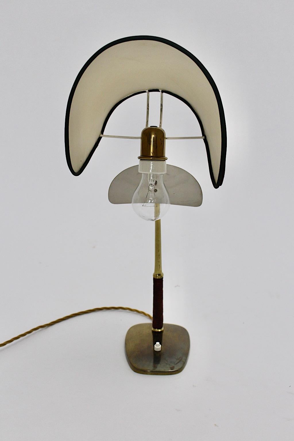 Mid-Century Modern Vintage Brass Leather Green Kalmar Table Lamp, 1950s, Vienna For Sale 5