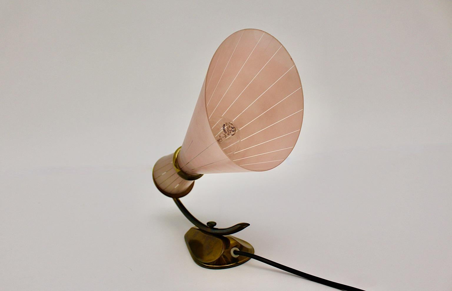 Mid-Century Modern Vintage Brass Pink Sconce Table Lamp Stilnovo 1950s Italy For Sale 7