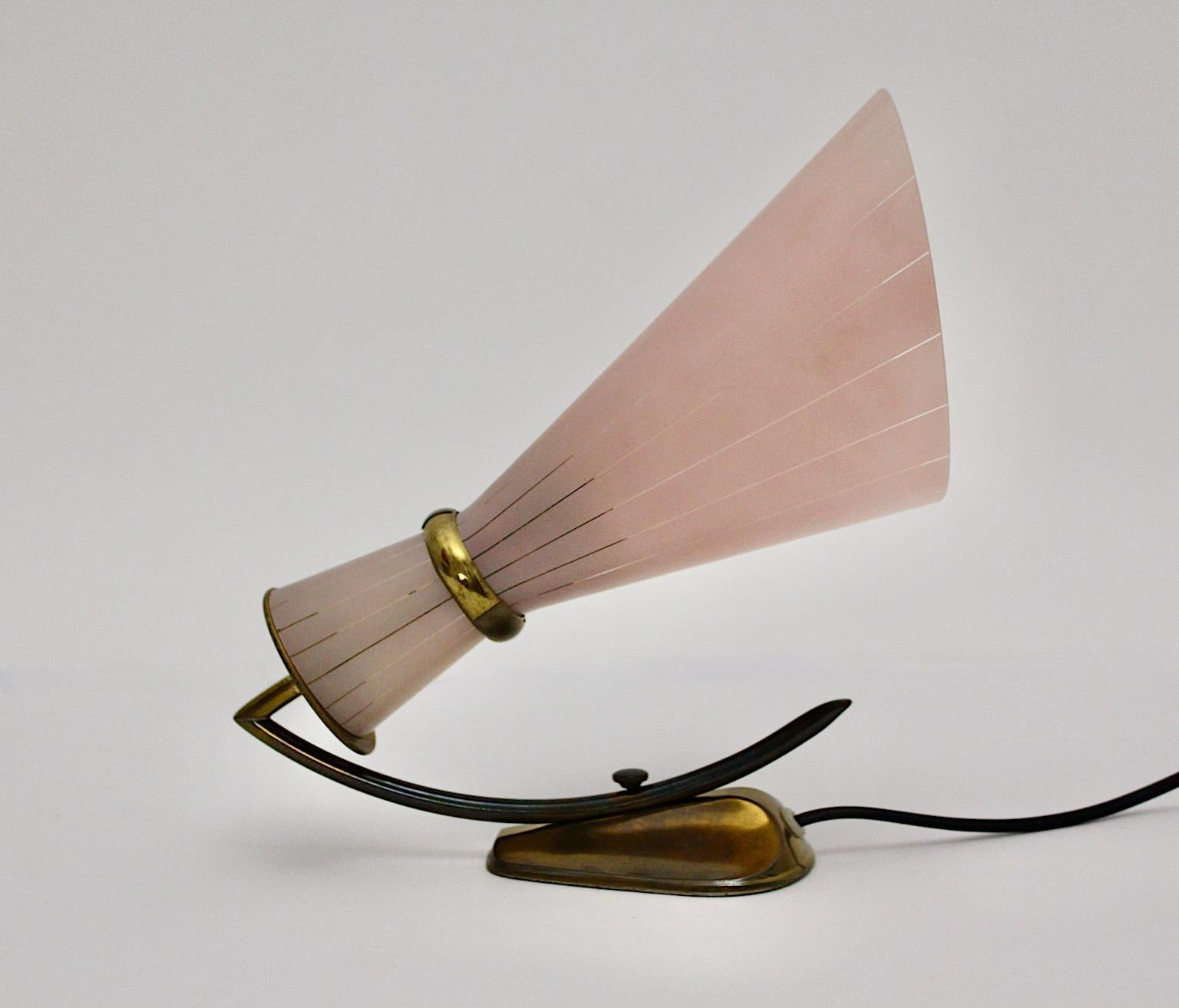 Mid-Century Modern Vintage Brass Pink Sconce Table Lamp Stilnovo 1950s Italy For Sale 1