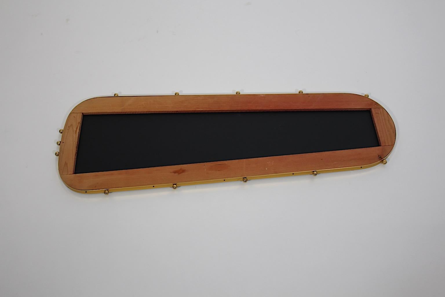 Specchio da terra ovale d'ottone con proiettili d'ottone del Mid Century Modern Vintage 1960s in vendita 8