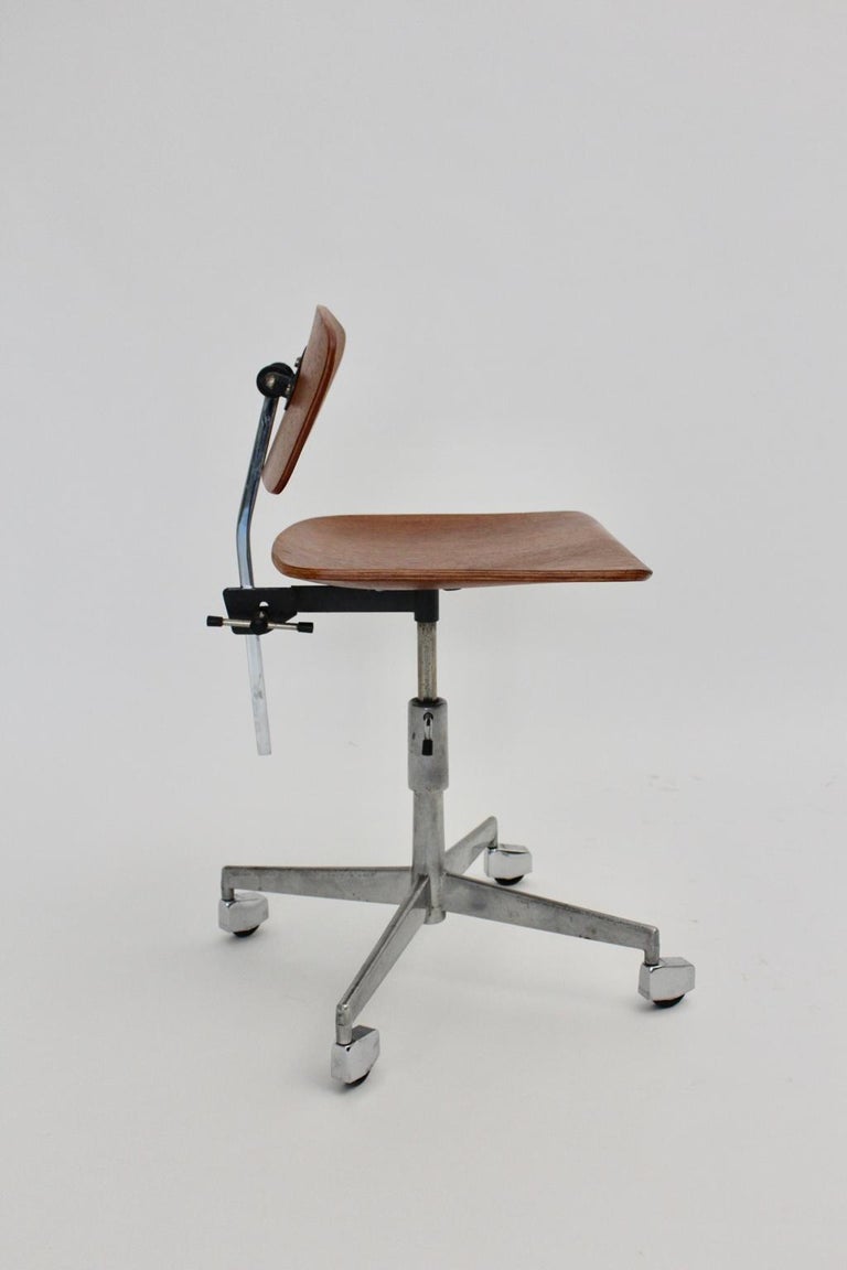 Mid Century Modern Desk Chair No Wheels : These ergonomic chairs