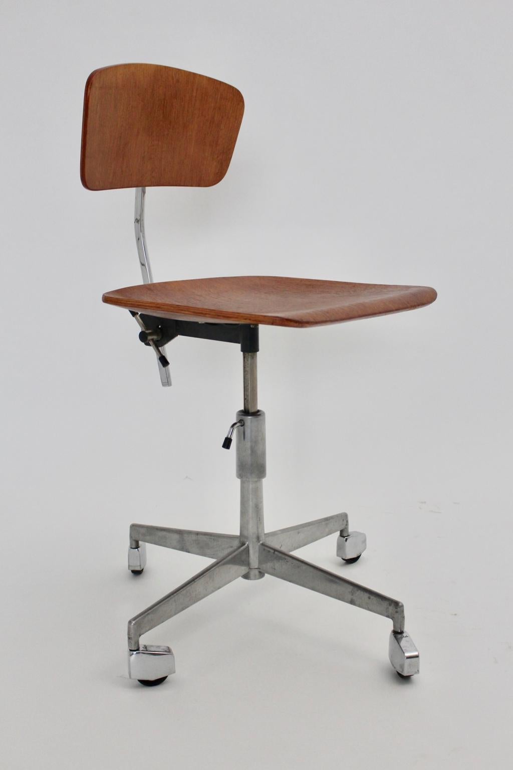 Mid-Century Modern The Moderns Modern Vintage Brown Beeche Desk Chair Jorgen Rasmussen 1950s Denmark en vente