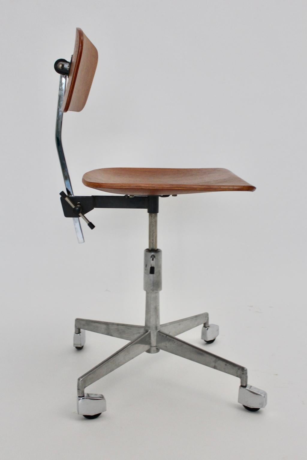 Danois The Moderns Modern Vintage Brown Beeche Desk Chair Jorgen Rasmussen 1950s Denmark en vente