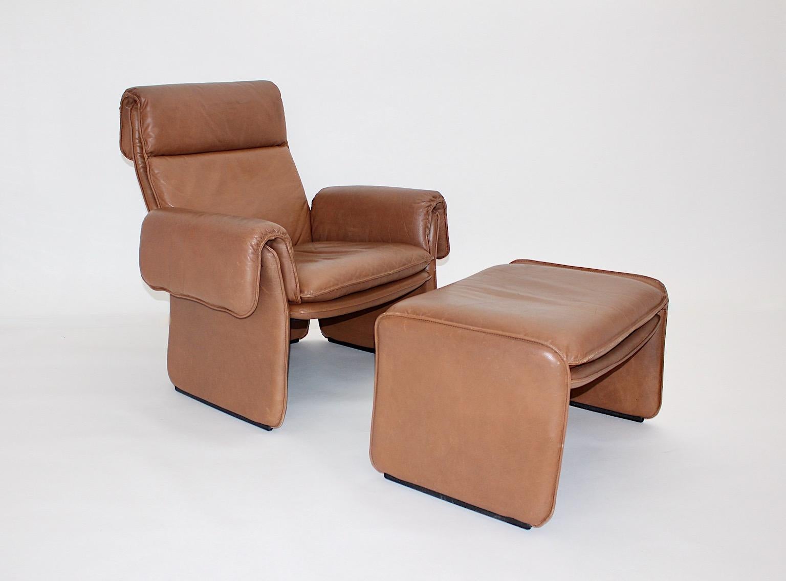 Mid-Century Modern Vintage Brown Leather Two Lounge Chairs and Ottoman 1960 In Good Condition For Sale In Vienna, AT