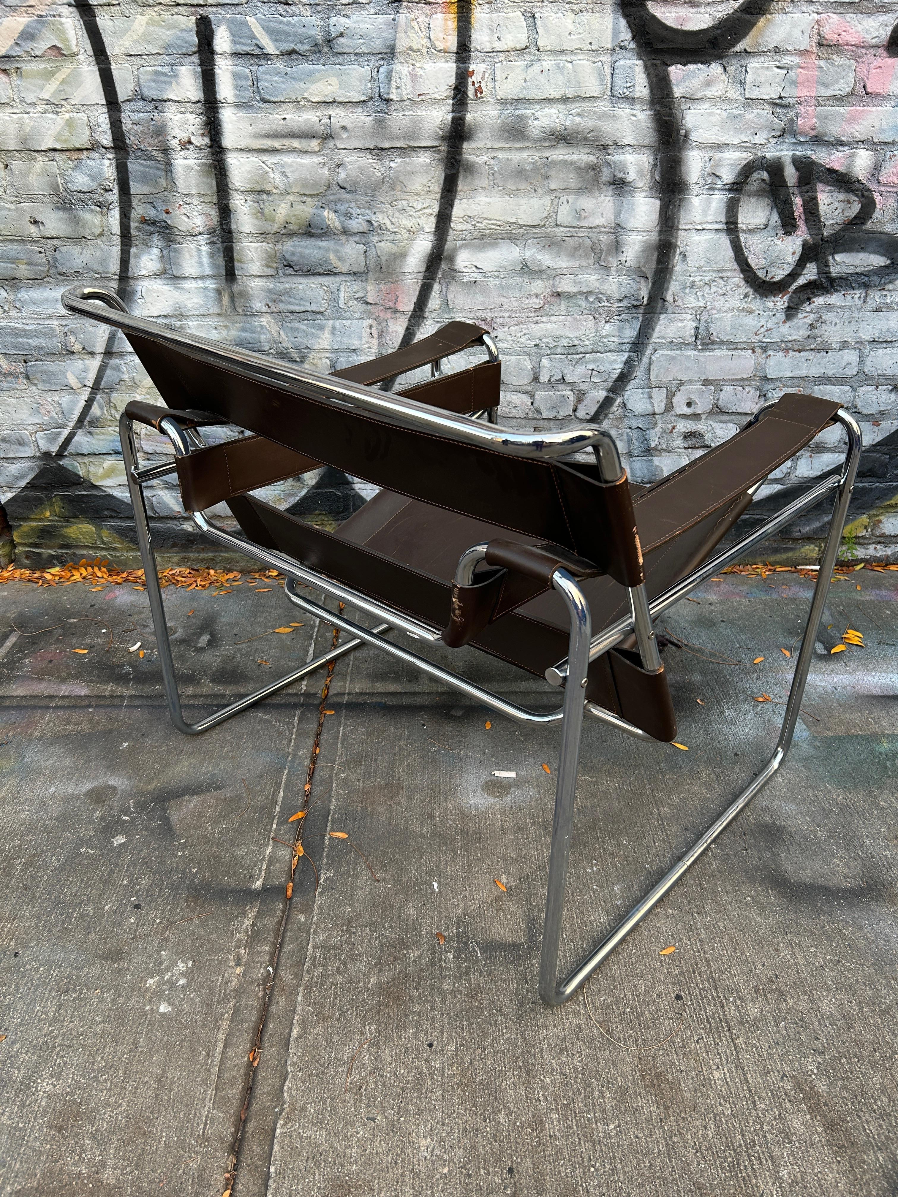Mid-Century Modern vintage brown leather Wassily lounge chair. beautiful Brown leather with little wear patina. Great looking Wassily chair. Has Chrome smooth ends. Made circa 1970. Great for a loft or urban apartment. Located in Brooklyn NYC. 