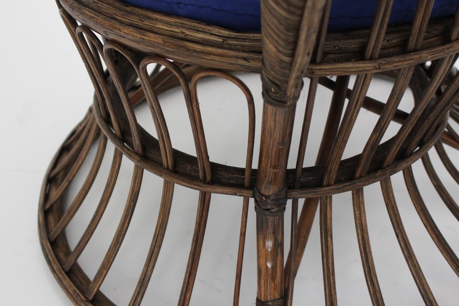 Poltrona moderna di metà secolo in rattan marrone Lio Carminati nello stile di Gio Ponti In condizioni buone in vendita a Vienna, AT