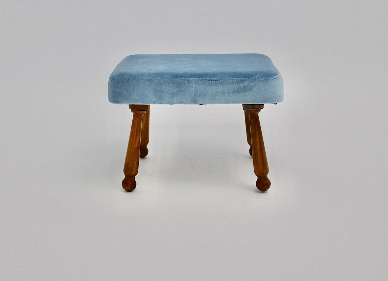 Mid-Century Modern Vintage-Fußhocker aus Kirschbaumholz, 1950er Jahre, Österreich (Moderne der Mitte des Jahrhunderts) im Angebot