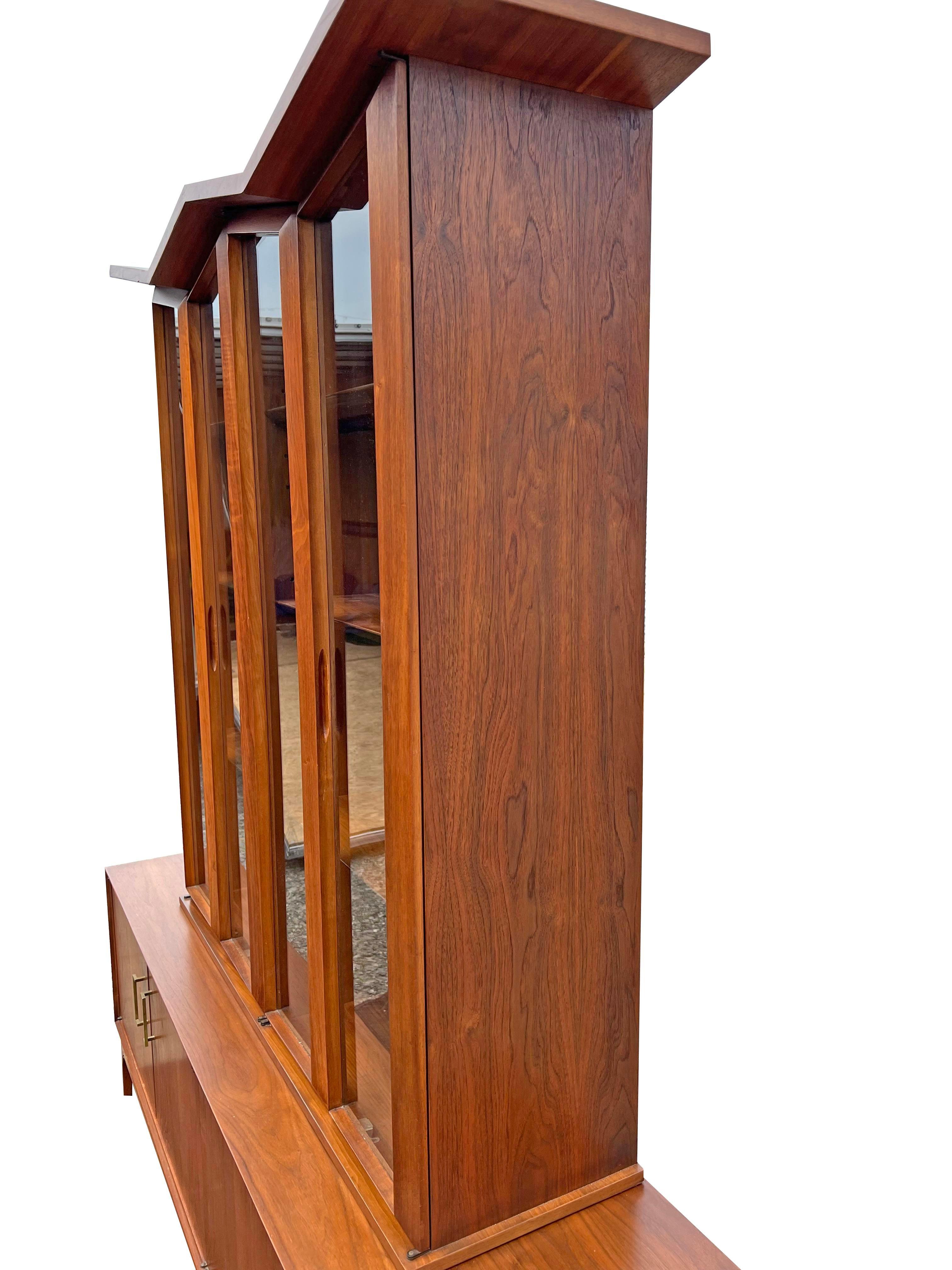Cabinet à vaisselle vintage du milieu du siècle dernier Crédence Designer Danish Style en vente 4