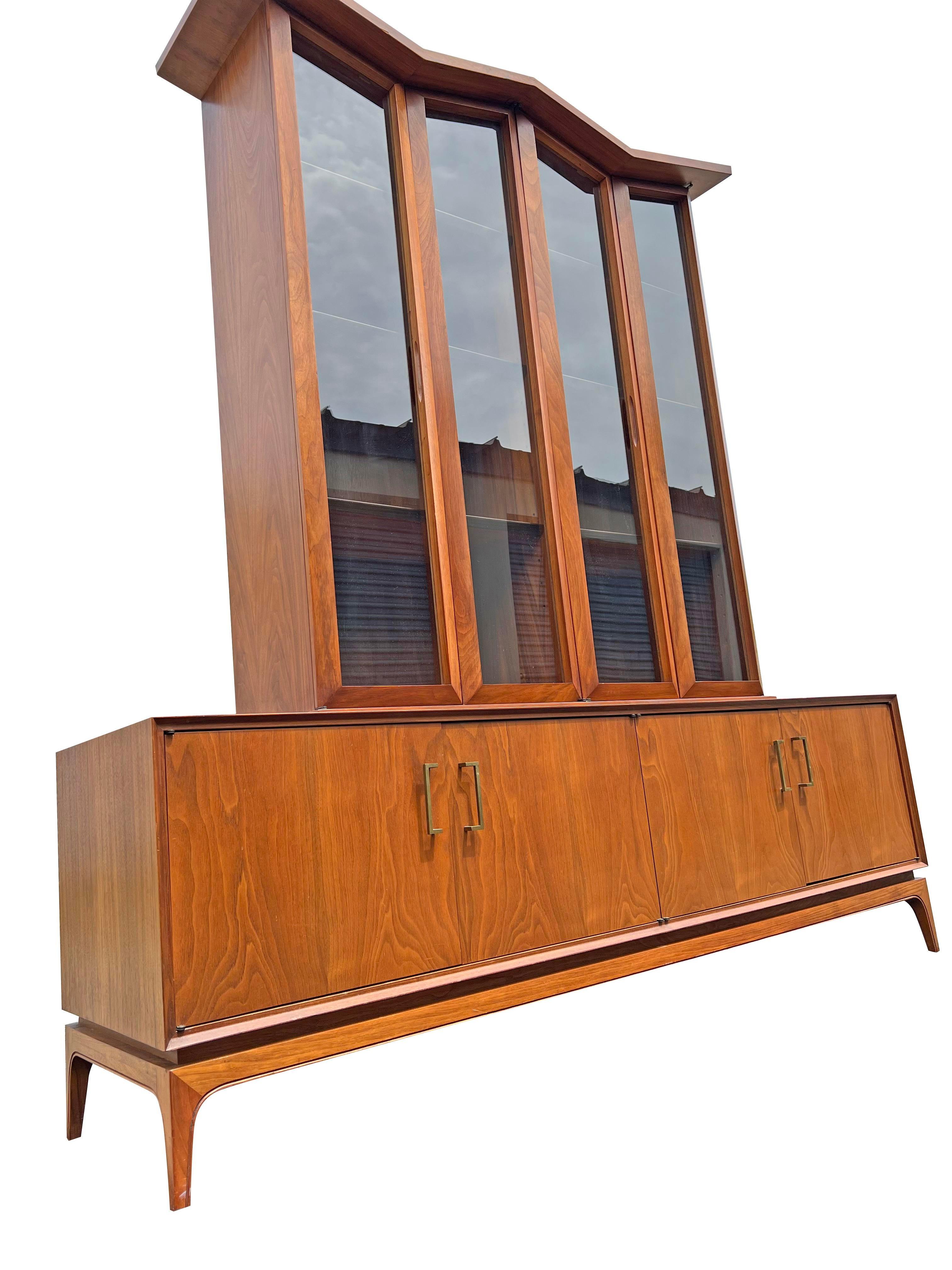 Cabinet à vaisselle vintage du milieu du siècle dernier Crédence Designer Danish Style en vente 5