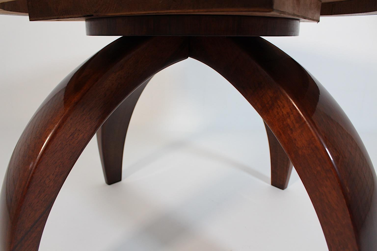 Mid Century Modern Vintage Chocolate Brown Green Walnut Couchtisch c1940 Italien (Mitte des 20. Jahrhunderts) im Angebot