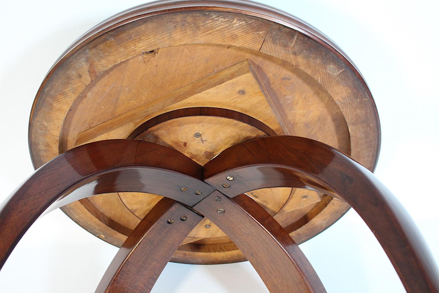 Mid Century Modern Vintage Chocolate Brown Green Walnut Couchtisch c1940 Italien im Angebot 1