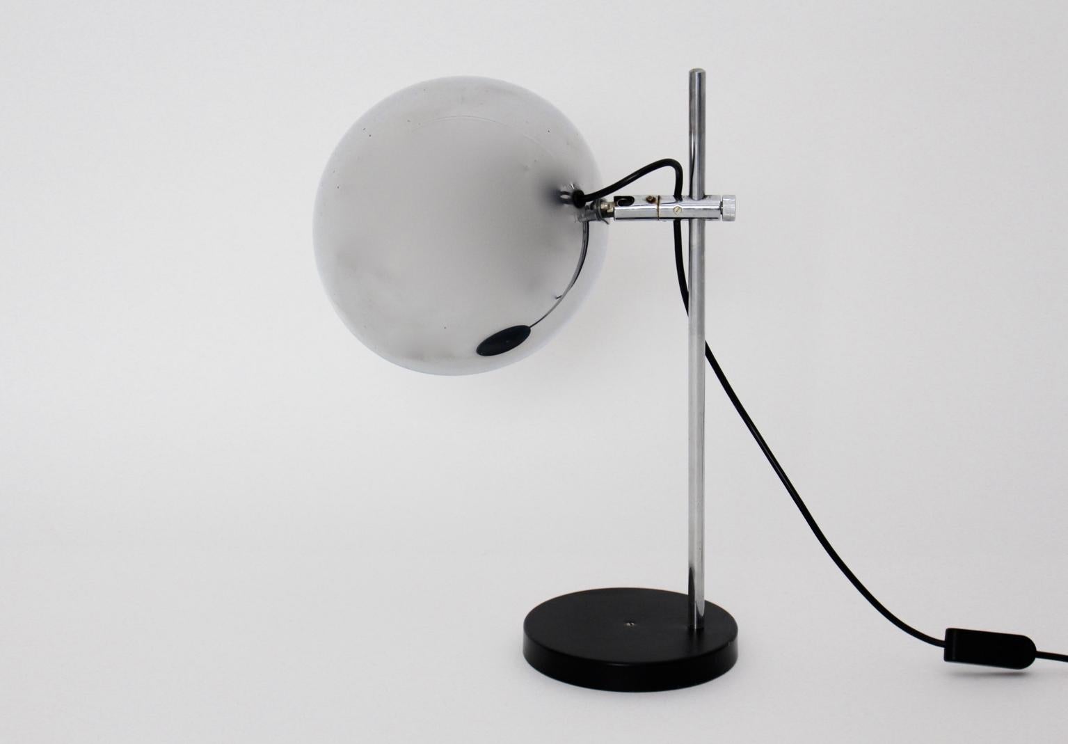 Moderne verchromte Vintage-Tischlampe aus der Mitte des Jahrhunderts von Omi Elux, Deutschland, 1960 (Moderne der Mitte des Jahrhunderts) im Angebot