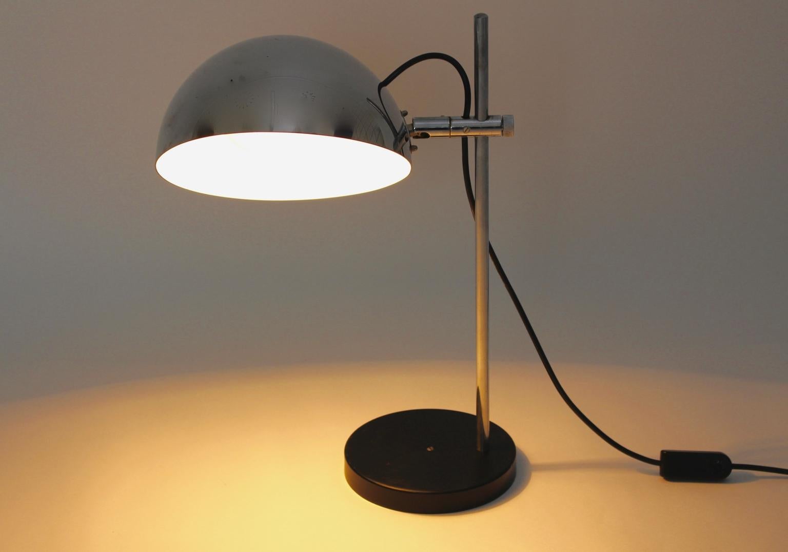 Moderne verchromte Vintage-Tischlampe aus der Mitte des Jahrhunderts von Omi Elux, Deutschland, 1960 im Angebot 1