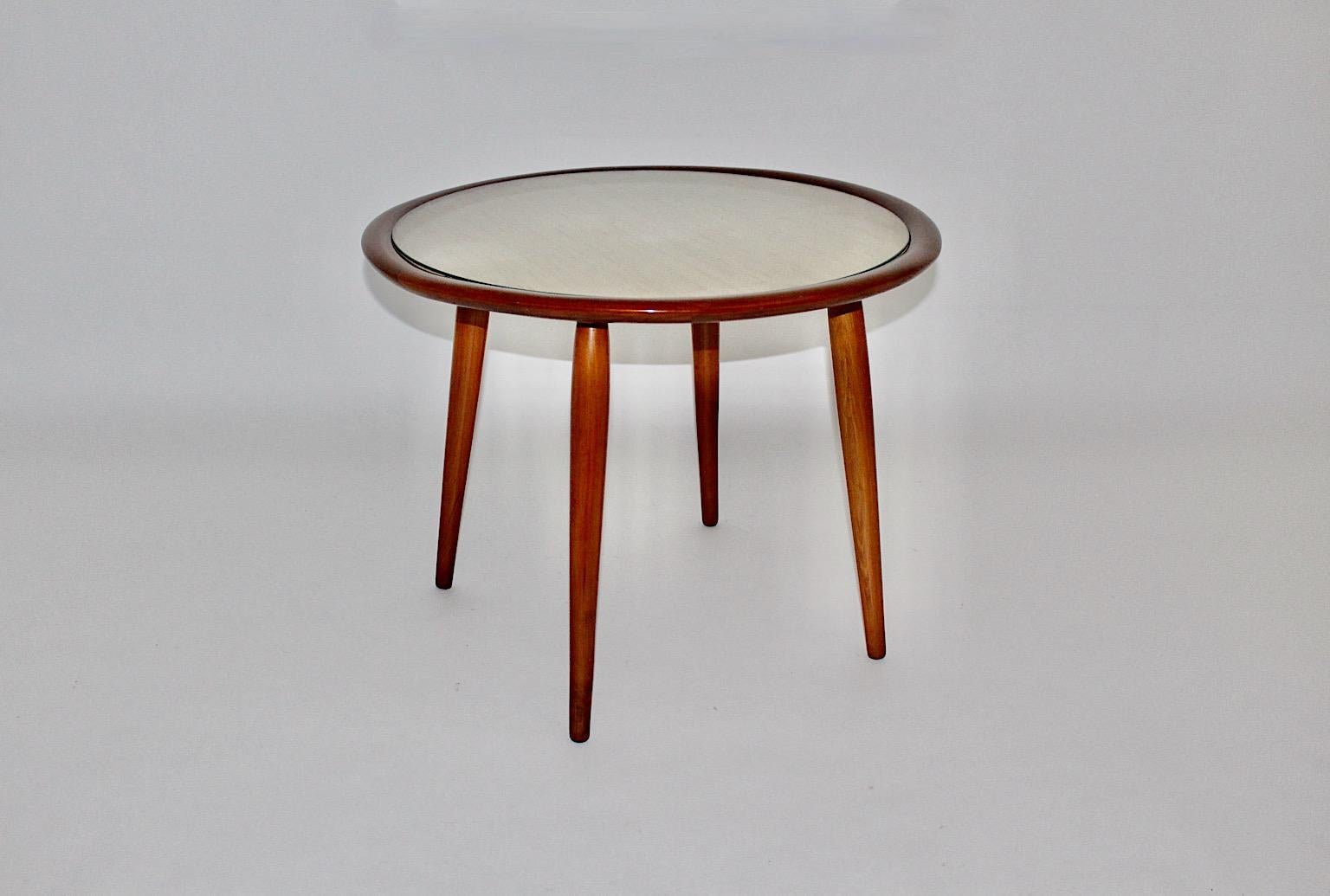 Mid-Century Modern Vintage Runder Kirschbaum Couchtisch Beistelltisch Max Kment im Angebot 1