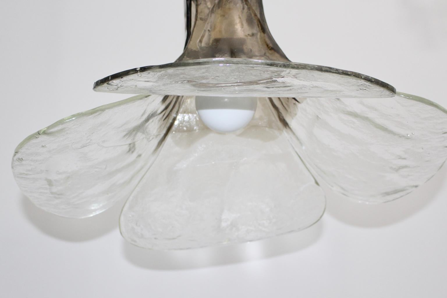Mid-Century Modern Vintage Clear Grey Glass Flower Chandelier, 1960s, Italy In Good Condition For Sale In Vienna, AT