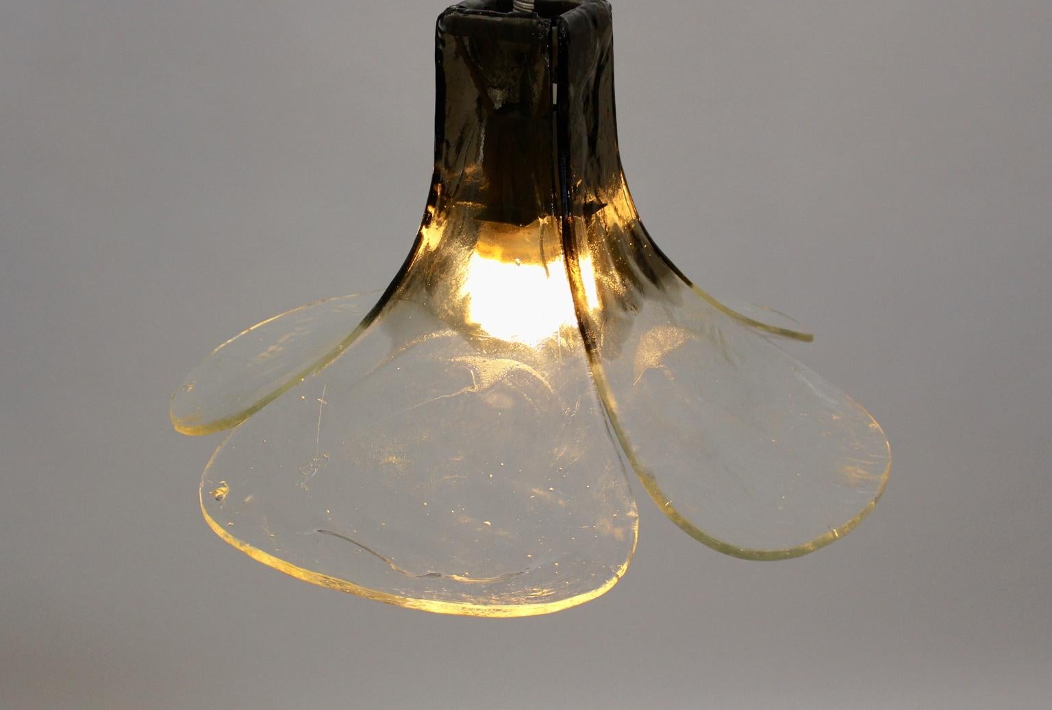 Mid-Century Modern Vintage Clear Grey Glass Flower Chandelier, 1960s, Italy For Sale 1