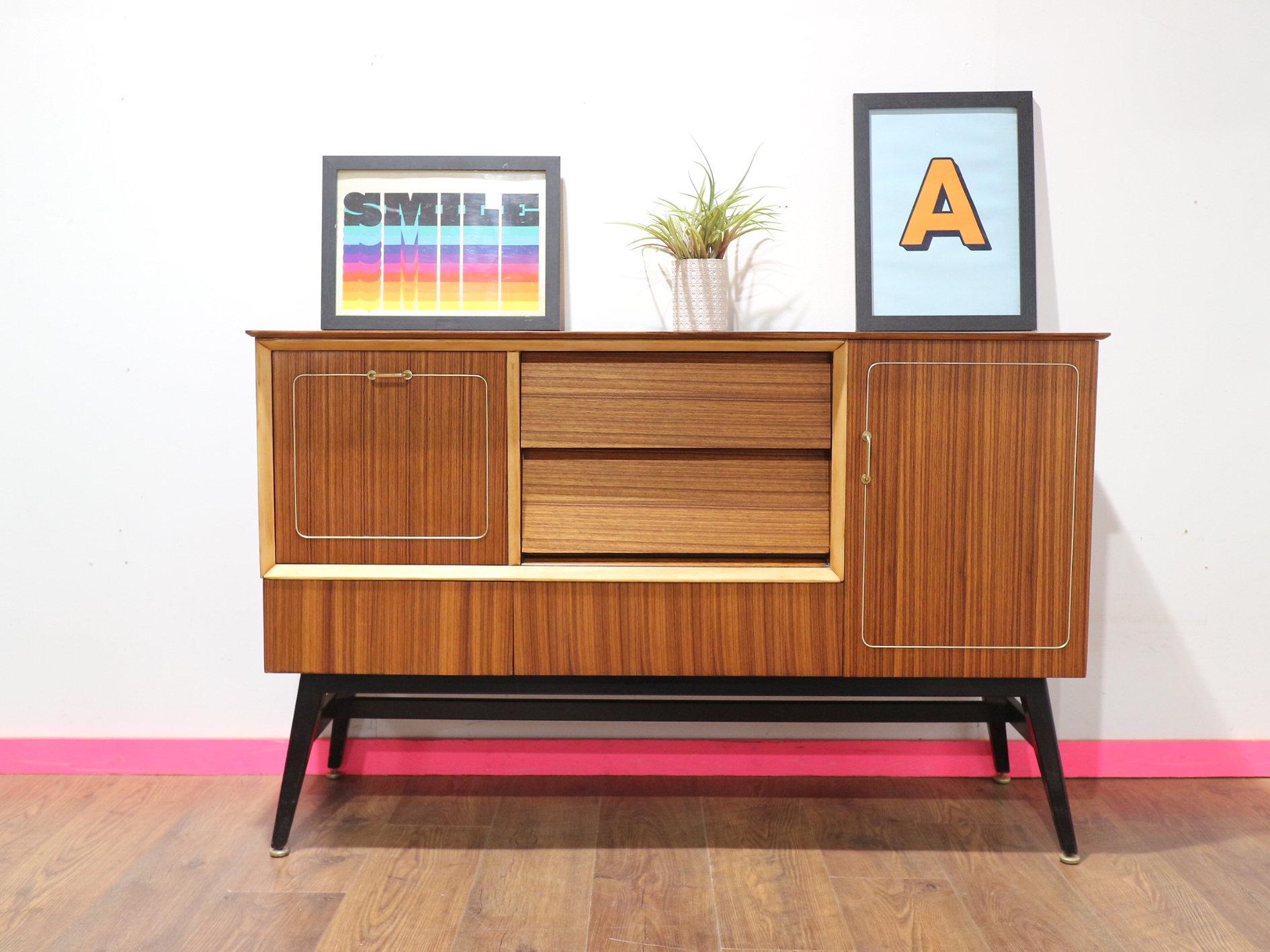 Moderne Mid-Century-Cocktailschrank-Anrichte/Anrichte/Buffetschrank von Beautility (20. Jahrhundert)