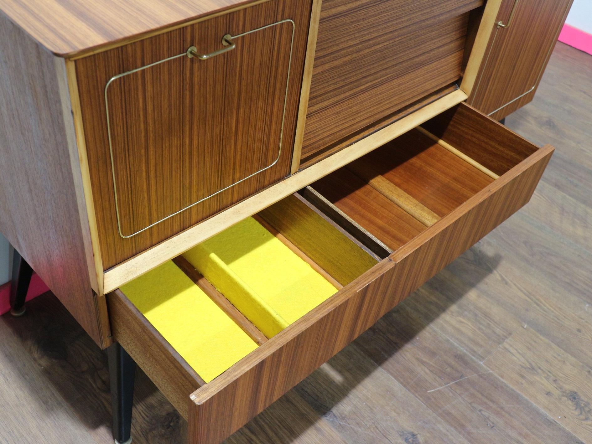 Moderne Mid-Century-Cocktailschrank-Anrichte/Anrichte/Buffetschrank von Beautility 2