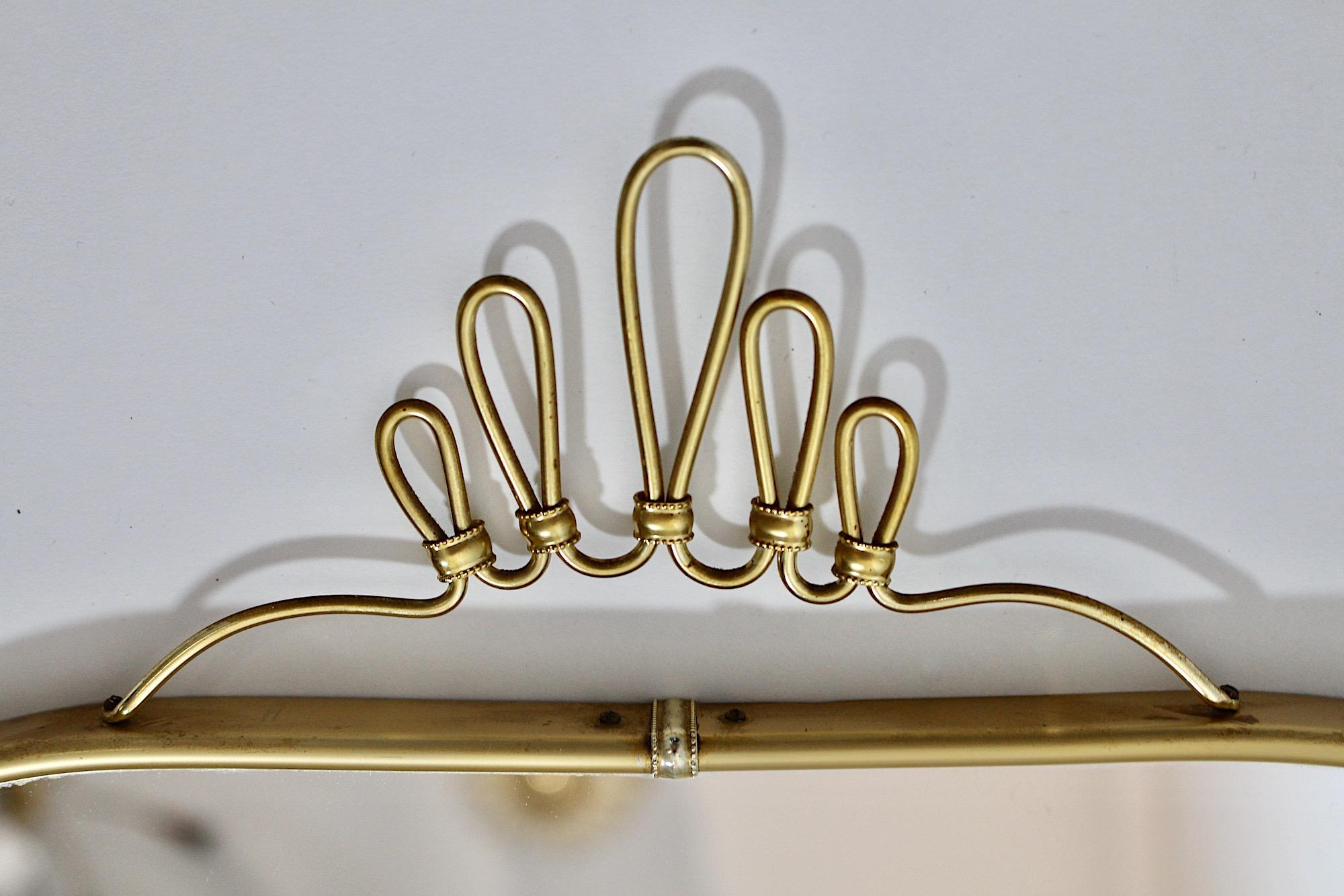 XX secolo Specchio di grandi dimensioni a figura intera in metallo dorato conico d'epoca del Mid Century Modern in vendita