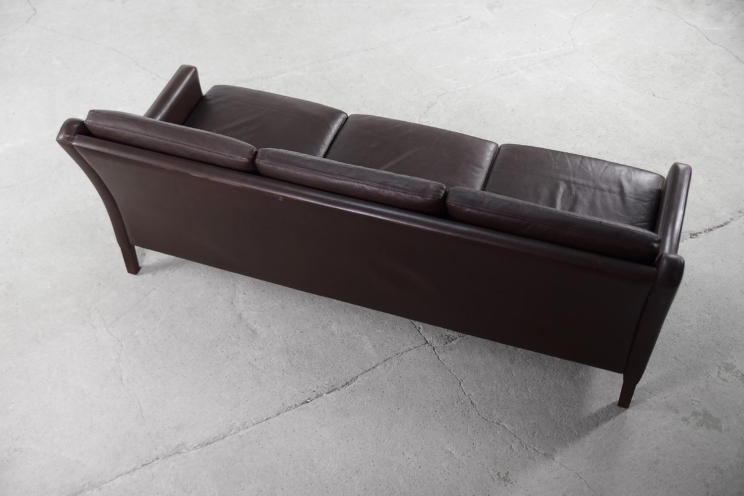 Rare Mid-Century Modern Vintage Danish 3-seater Chocolate Leather Sofa, 1960s For Sale 1