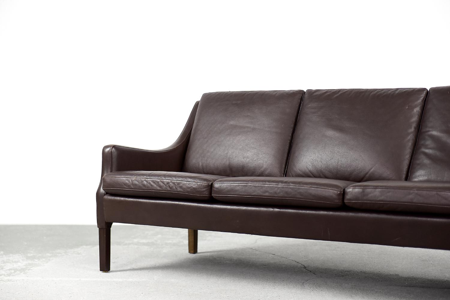 Rare Mid-Century Modern Vintage Danish 3-seater Chocolate Leather Sofa, 1960s For Sale 3