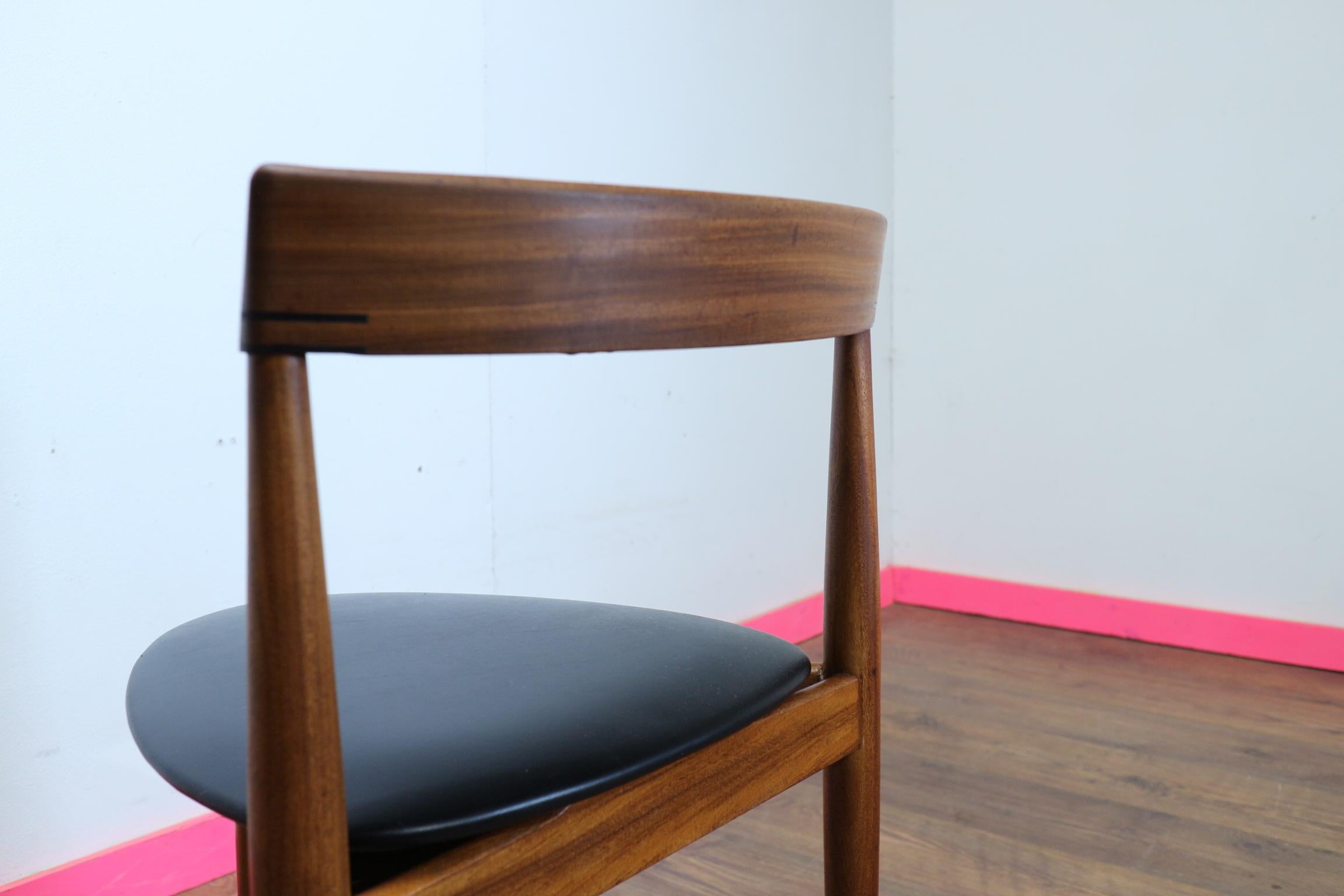 Mid Century Modern Vintage Danish Dining Table and 4 x Chairs by Frem Rojle 7