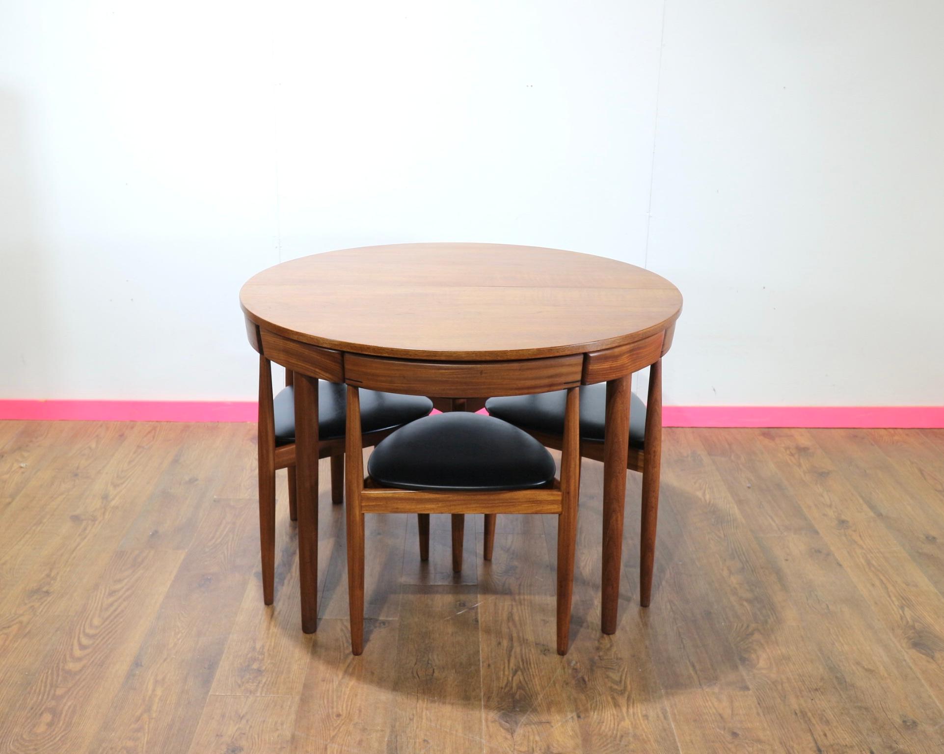 Mid Century Modern Vintage Danish Dining Table and 4 x Chairs by Frem Rojle In Good Condition In Los Angeles, CA