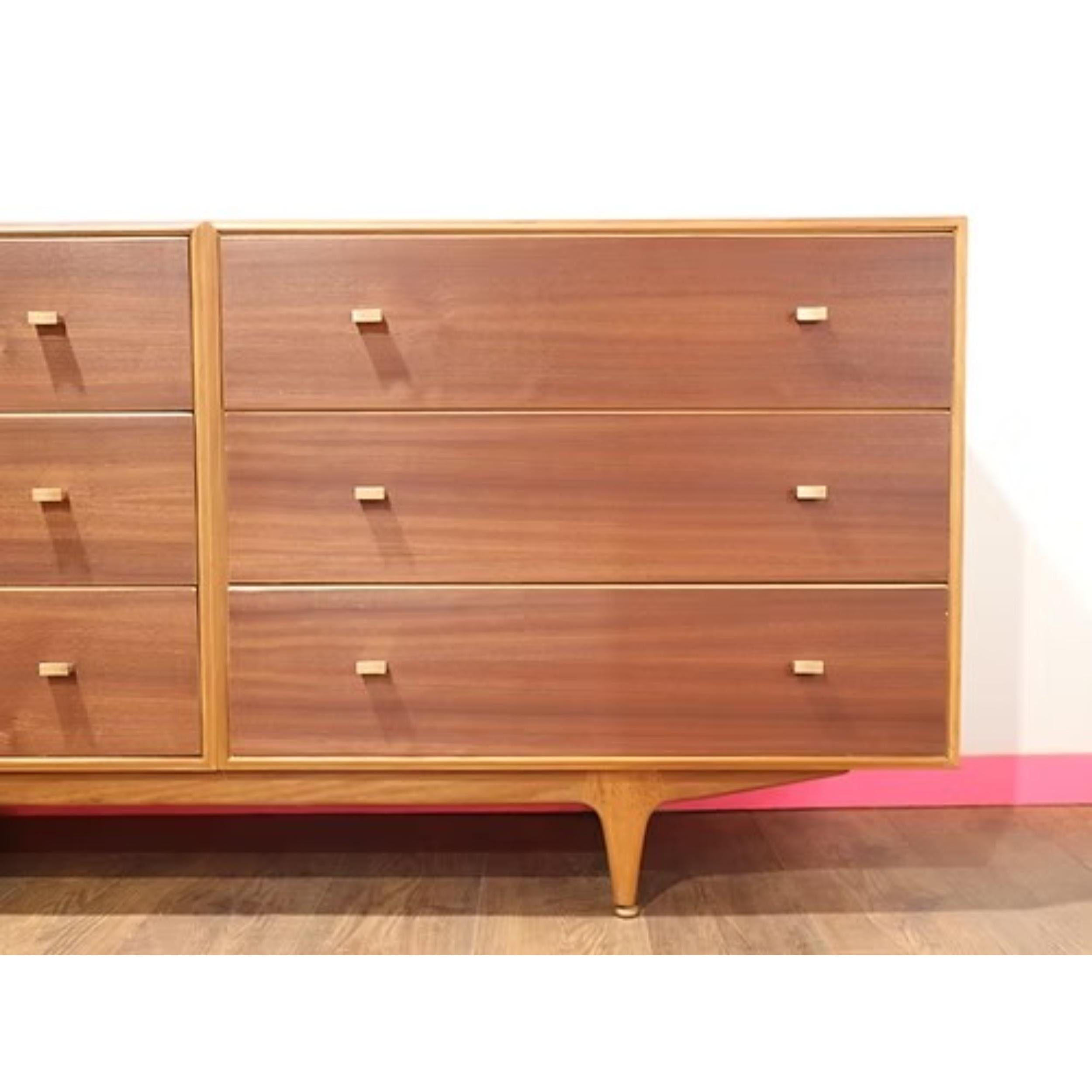 Commode Vintage Moderne du milieu du siècle Commode Banque de Tiroirs par Mcintosh Bon état - En vente à Los Angeles, CA