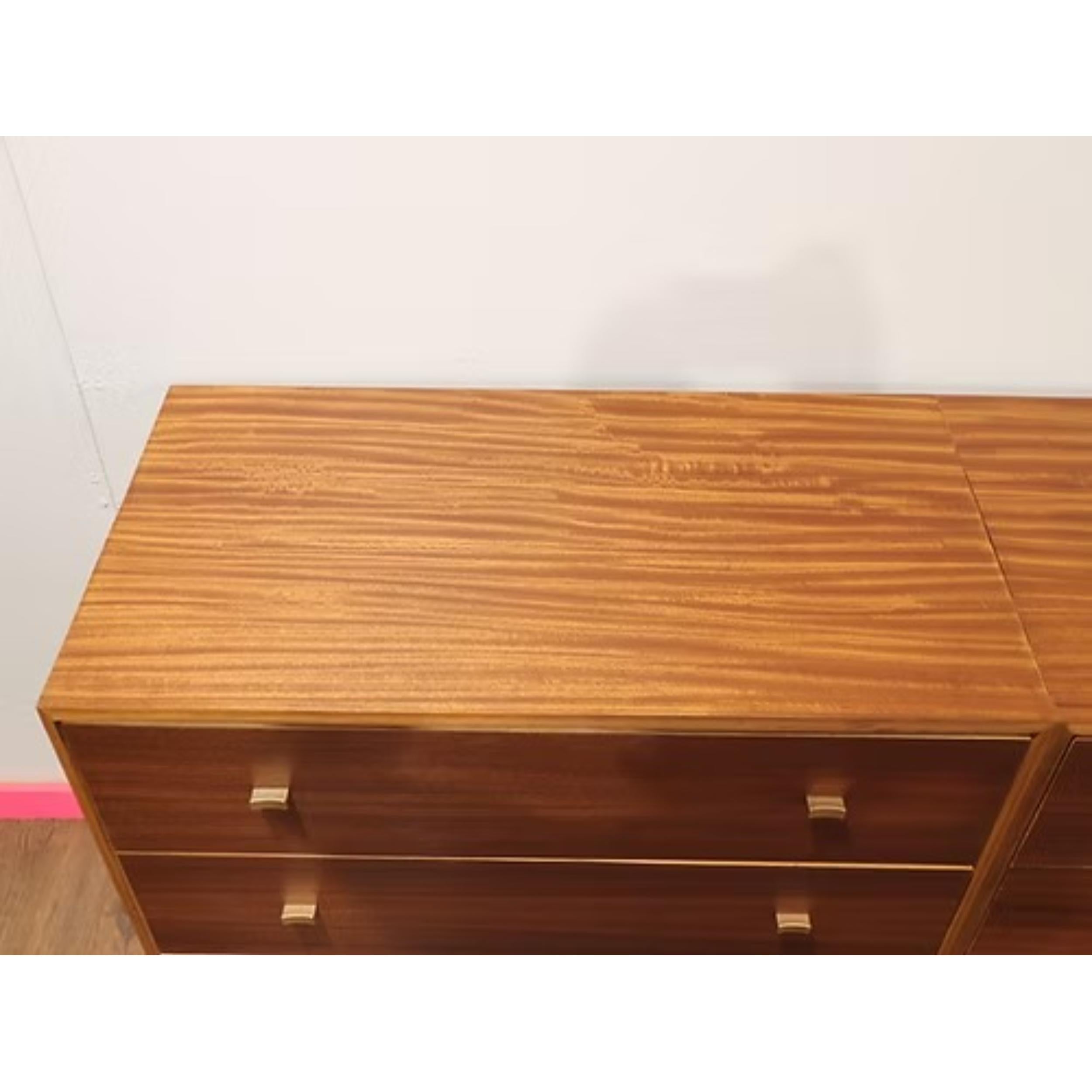 Teck Commode Vintage Moderne du milieu du siècle Commode Banque de Tiroirs par Mcintosh en vente