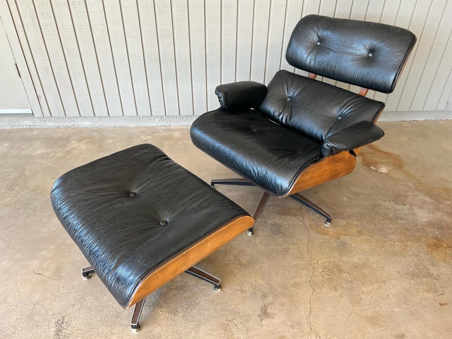 Mid-Century Modern Mid century modern vintage Eames style lounge chair and ottoman For Sale