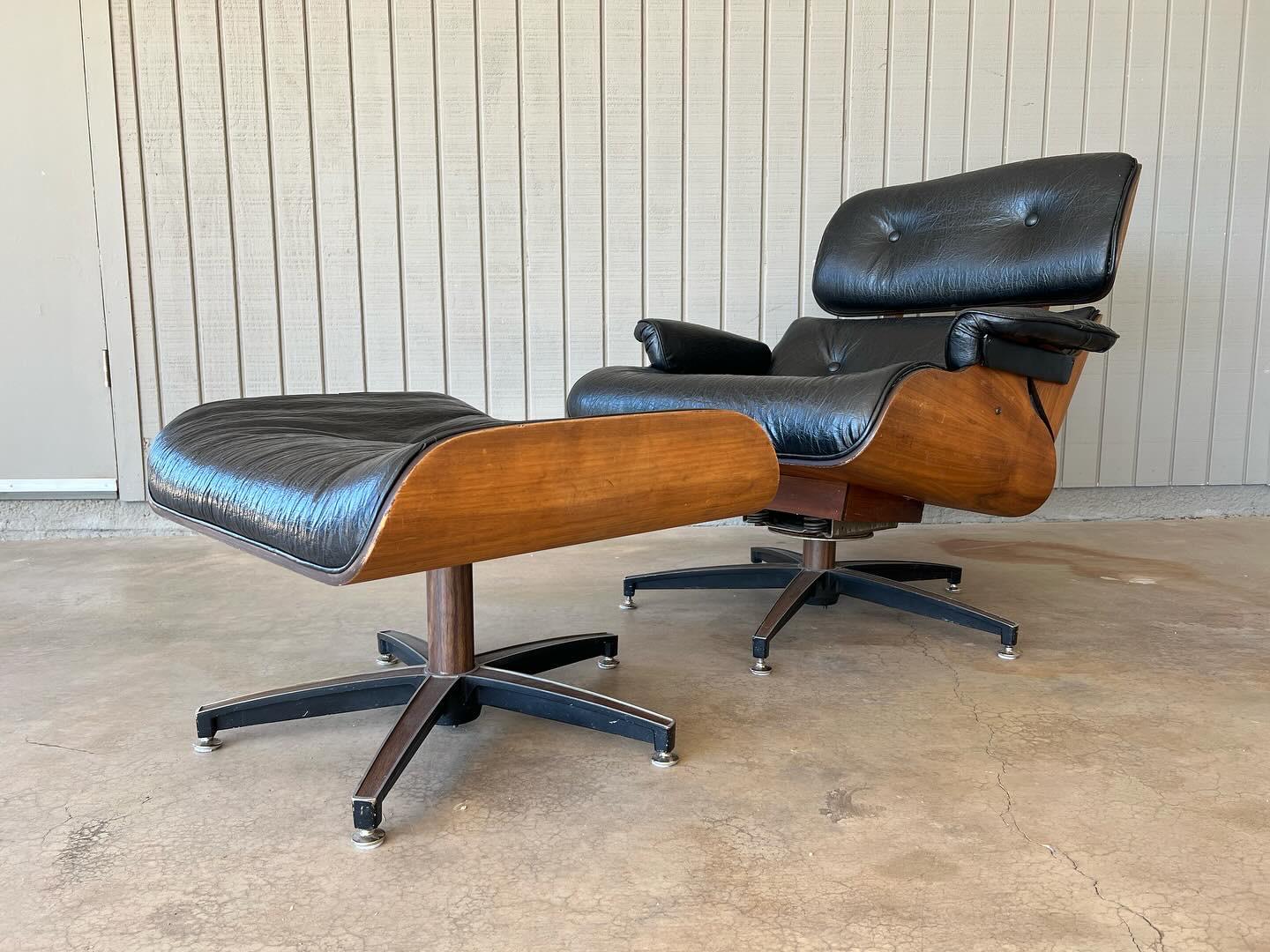 American Mid century modern vintage Eames style lounge chair and ottoman For Sale