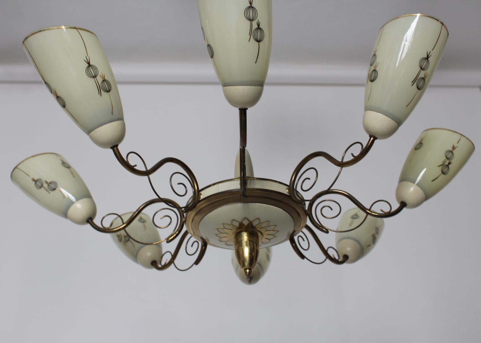 Mid-Century Modern Vintage Eight Arm Brass Ivory Glass Chandelier 1950 Italy For Sale 4