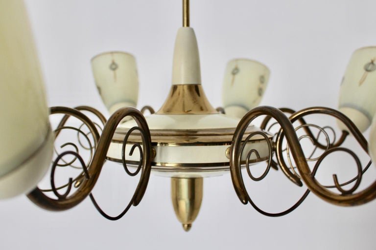 Mid-Century Modern Vintage Eight Arms Brass Ivory Glass Chandelier 1950 Italy For Sale 5