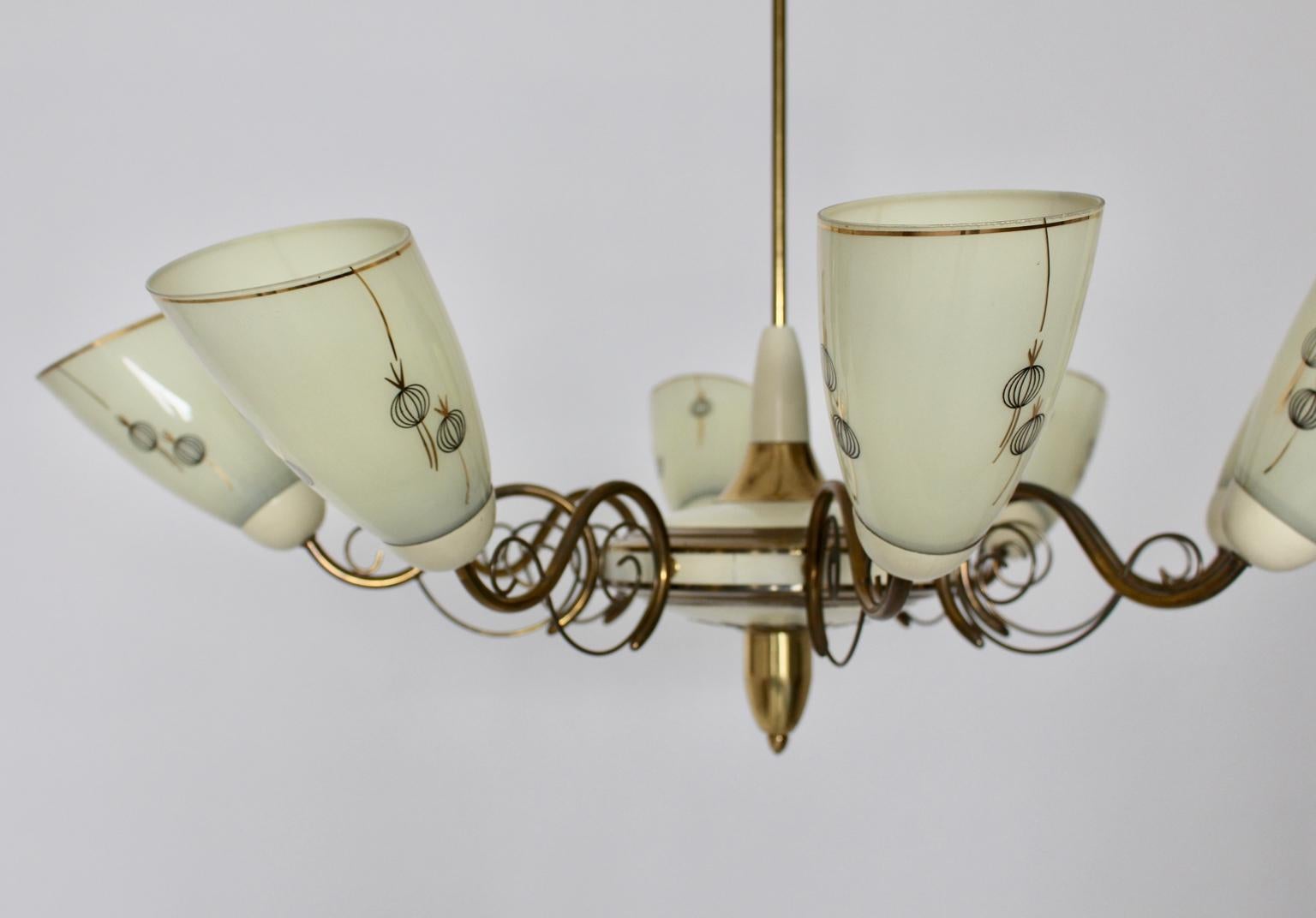 Mid-Century Modern Vintage Eight Arm Brass Ivory Glass Chandelier 1950 Italy For Sale 6