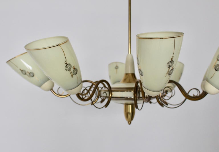 Mid-Century Modern Vintage Eight Arms Brass Ivory Glass Chandelier 1950 Italy For Sale 6