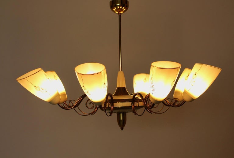 Mid-Century Modern Vintage Eight Arms Brass Ivory Glass Chandelier 1950 Italy For Sale 7