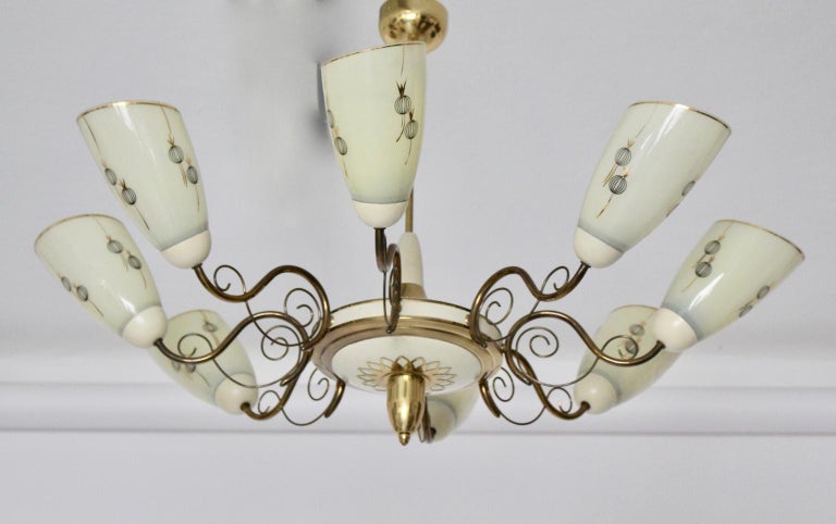 Italian Mid-Century Modern Vintage Eight Arms Brass Ivory Glass Chandelier 1950 Italy For Sale
