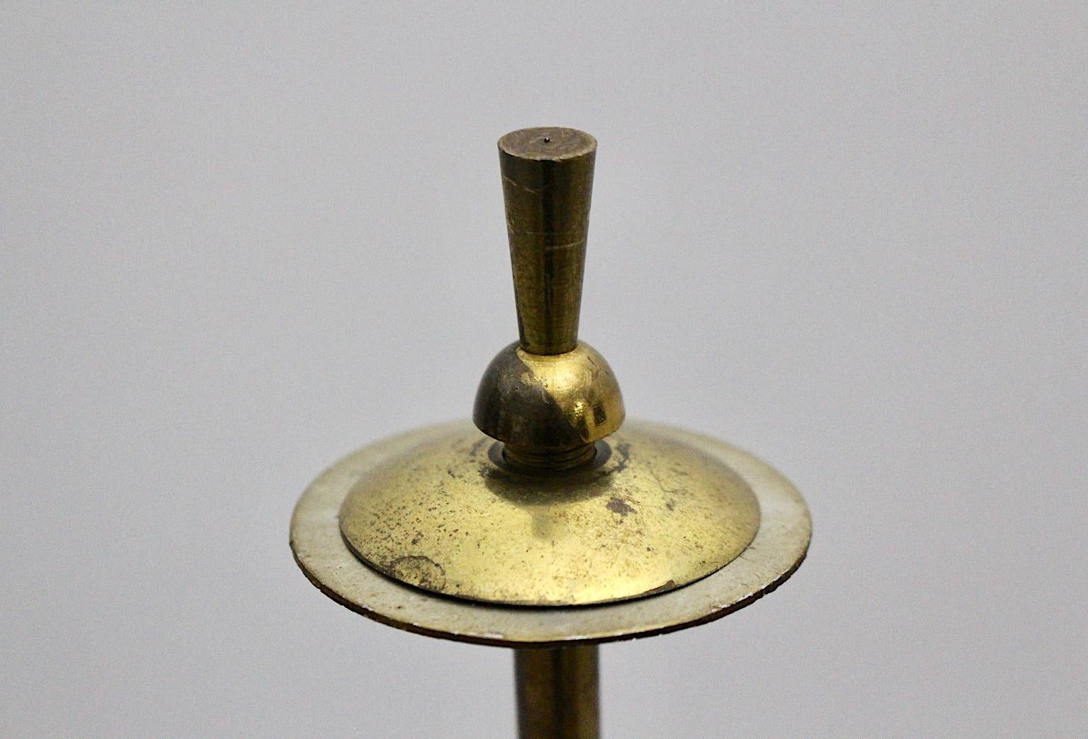 Lampada da terra d'epoca Mid Century Modern Brass White Italy 1940s in vendita 4