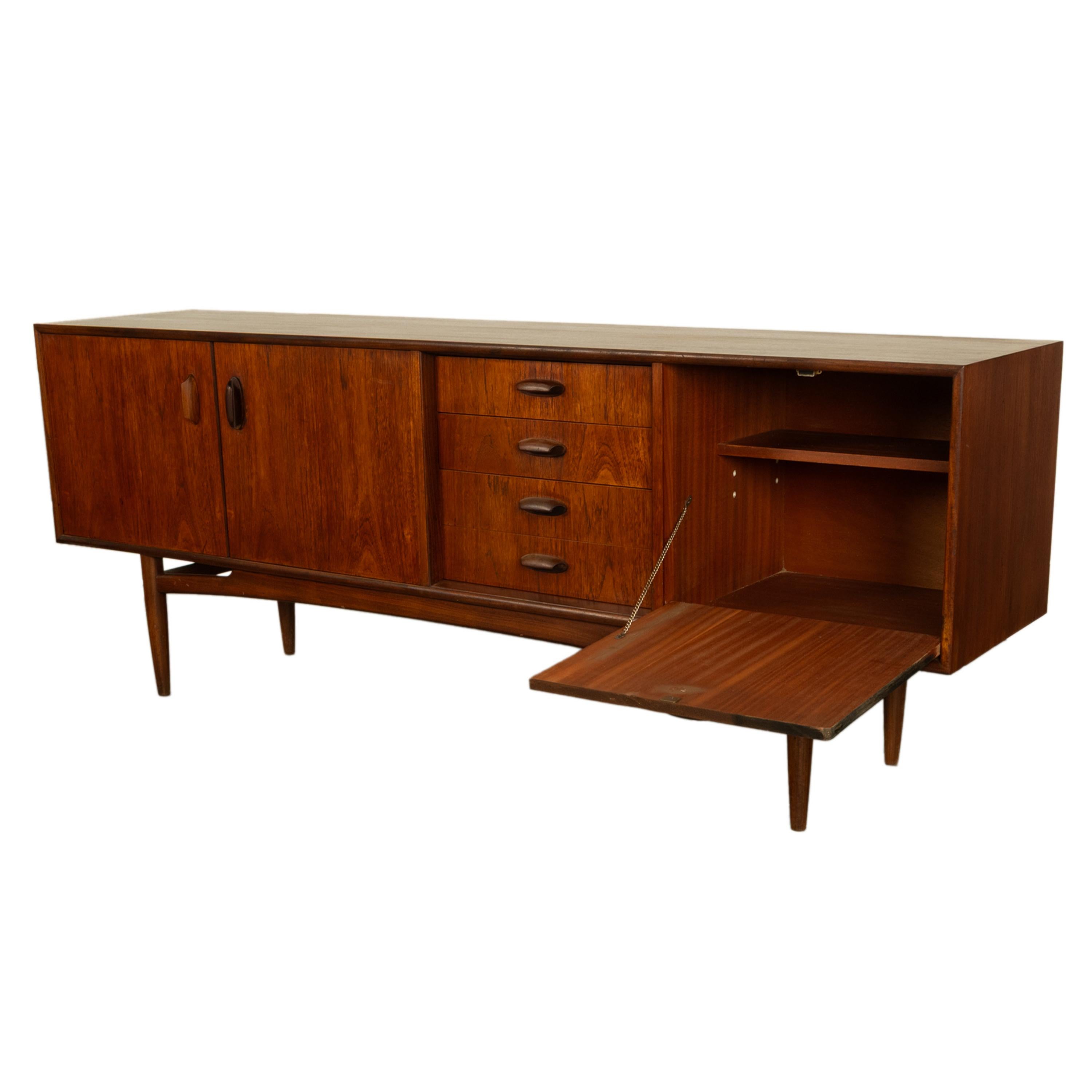 Credenza lunga in teak G-Plan 