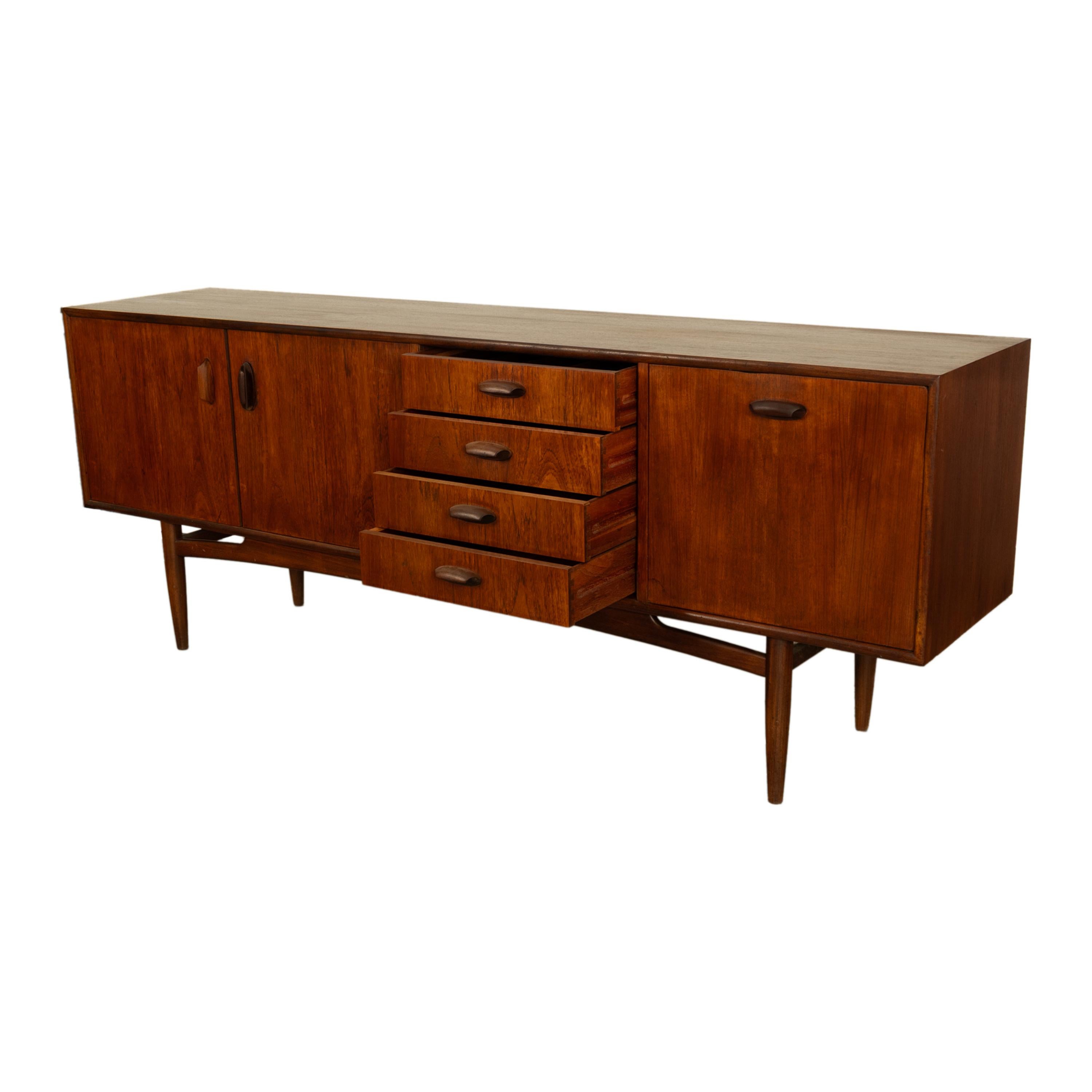 Credenza lunga in teak G-Plan 