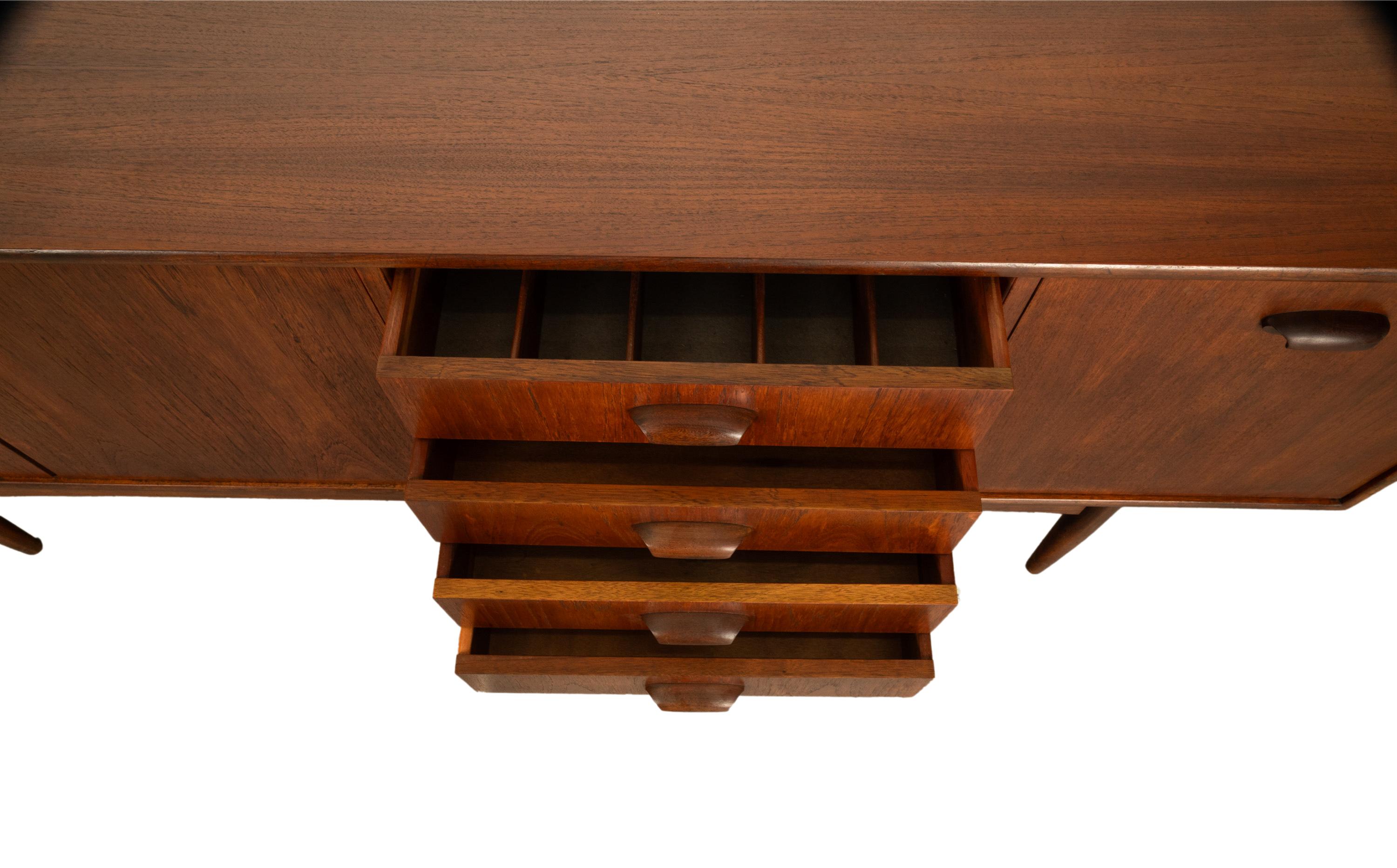 Credenza lunga in teak G-Plan 