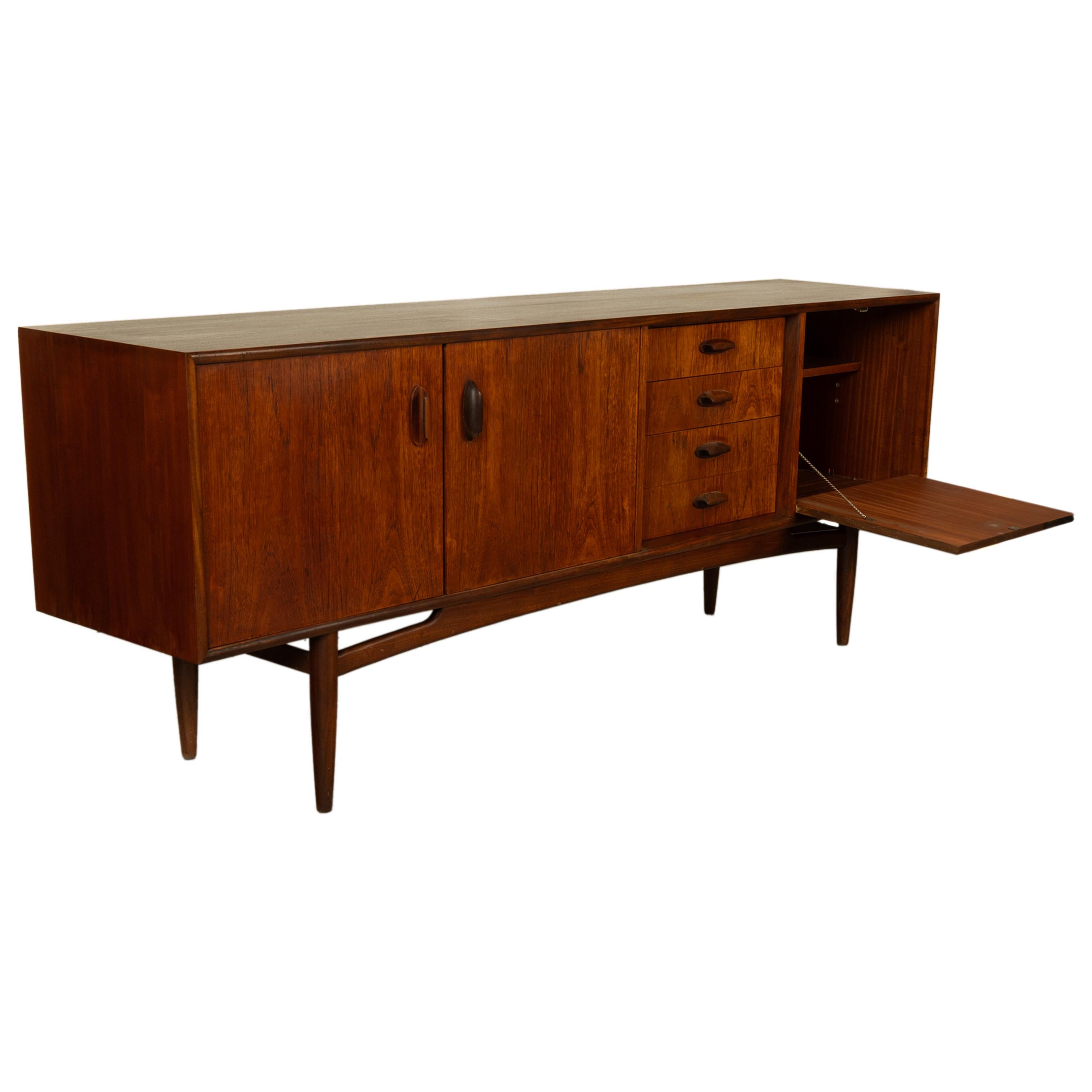 Credenza lunga in teak G-Plan 