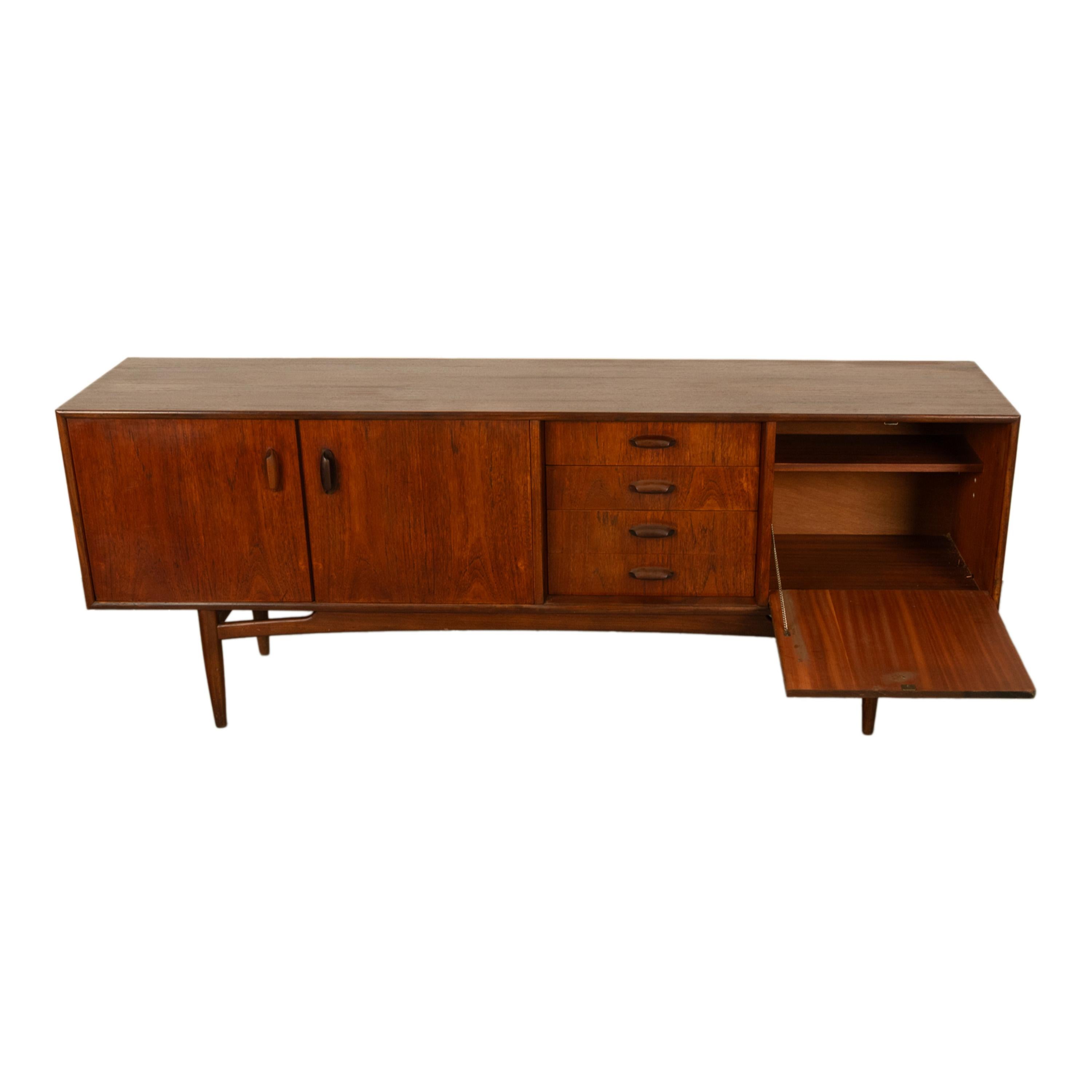 Credenza lunga in teak G-Plan 