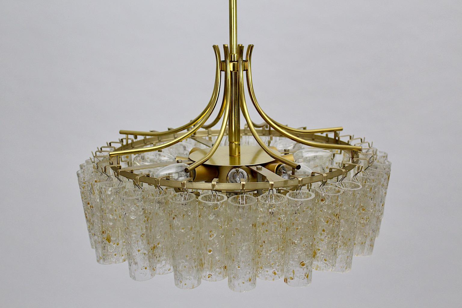 Runder Vintage-Kronleuchter aus Glas und Messing, Mid-Century Modern, Doria, Deutschland, 1970er Jahre (Moderne der Mitte des Jahrhunderts) im Angebot