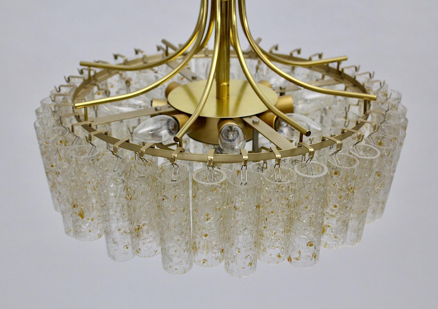 Runder Vintage-Kronleuchter aus Glas und Messing, Mid-Century Modern, Doria, Deutschland, 1970er Jahre im Zustand „Gut“ im Angebot in Vienna, AT