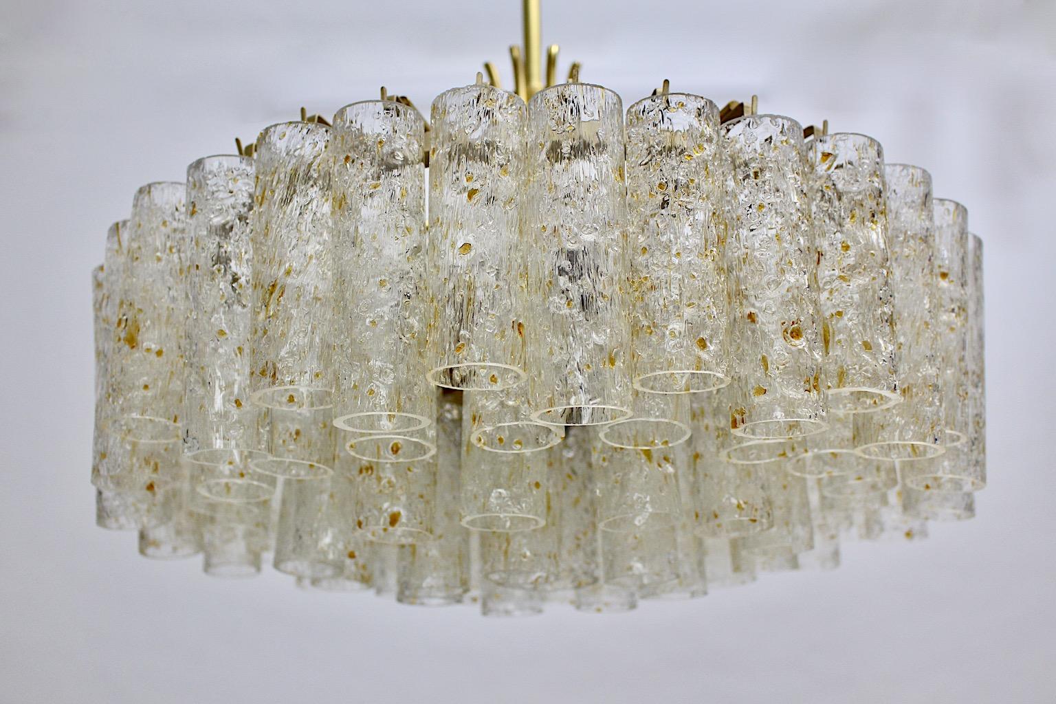 Runder Vintage-Kronleuchter aus Glas und Messing, Mid-Century Modern, Doria, Deutschland, 1970er Jahre (20. Jahrhundert) im Angebot