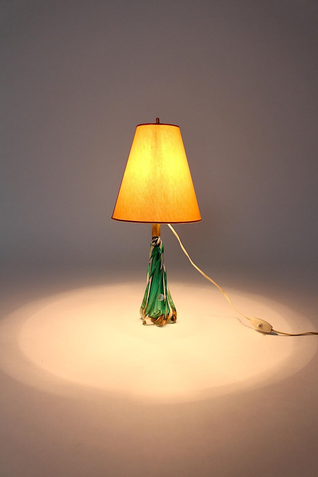 Mid-Century Modern Vintage Glass Green Gold Table Lamp, 1950s, Italy For Sale 2